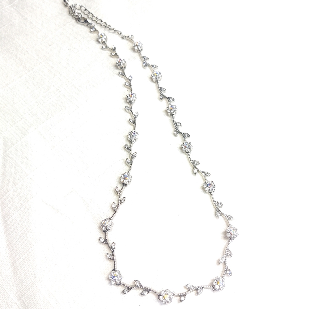 SPARKLING CZ DIAMOND CRYSTAL FLOWERS AND LEAVES EVENT NECKLACE